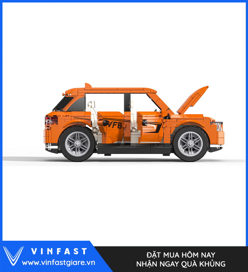Mặt bên mô hình VF 8 với cửa mở