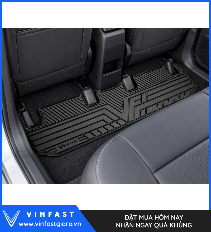 Thảm nhựa VF 3 lắp tại hàng ghế sau