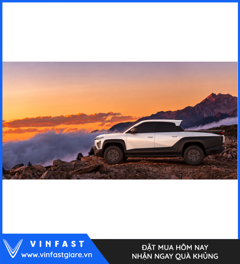 VF Wild màu trắng trên cung đường núi trong ảnh minh họa hành trình dài