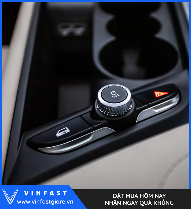VF7 Plus màu đen