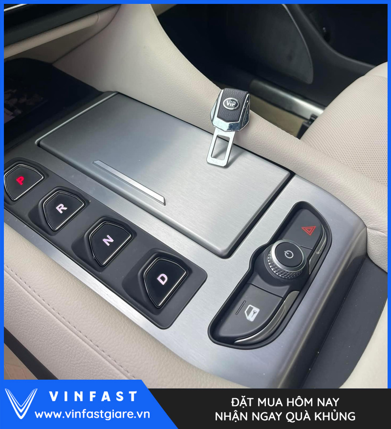 Vinfast VF9 Plus màu xám
