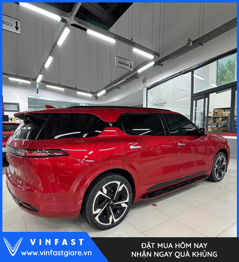 Vinfast VF9 Plus màu đỏ