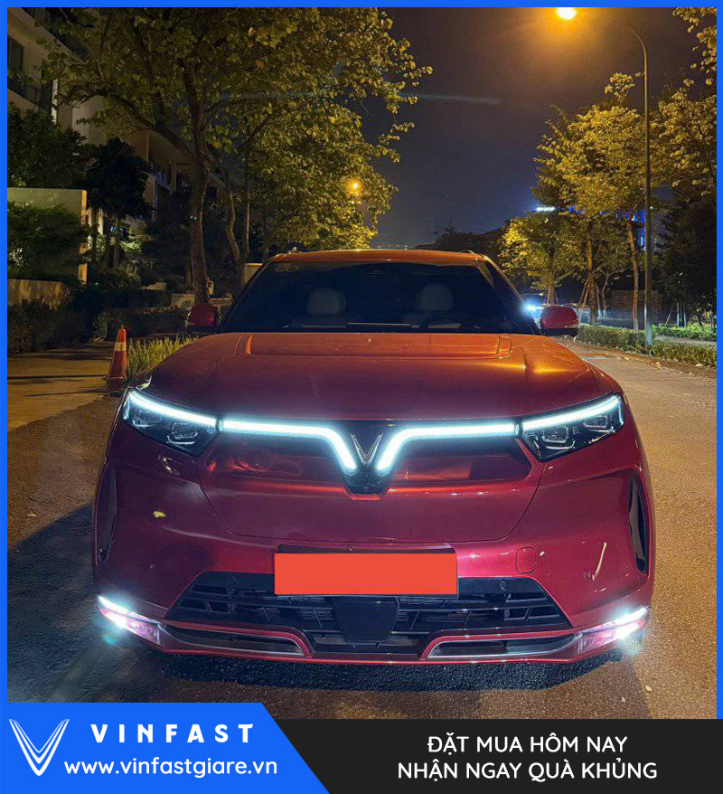 Vinfast VF9 Plus màu đỏ