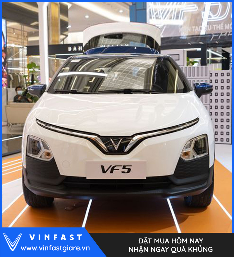 VinFast khởi đầu chiến lược quốc tế - bàn giao ô tô điện VF5 tại Indonesia